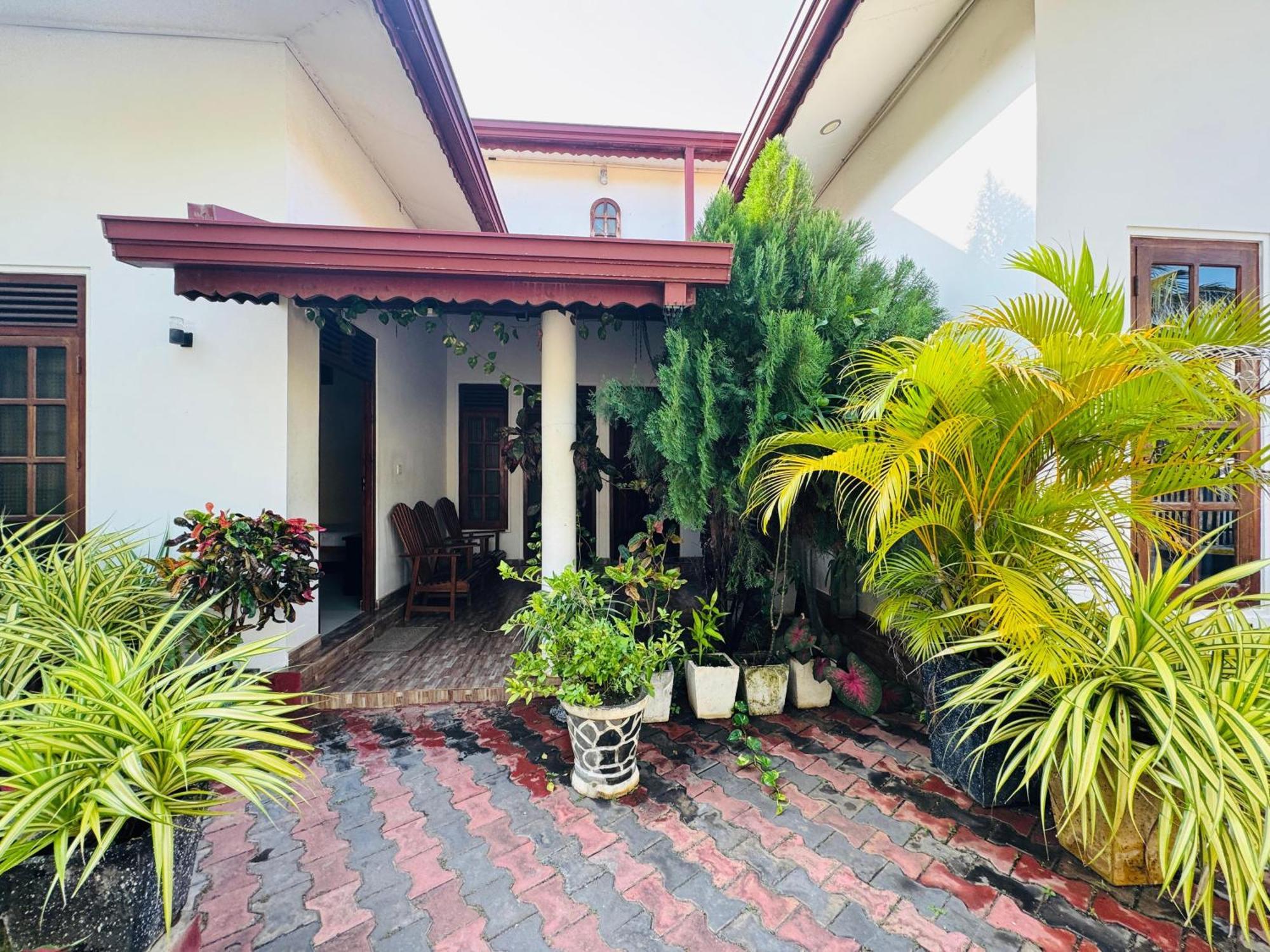 Aa Inn Trincomalee Εξωτερικό φωτογραφία
