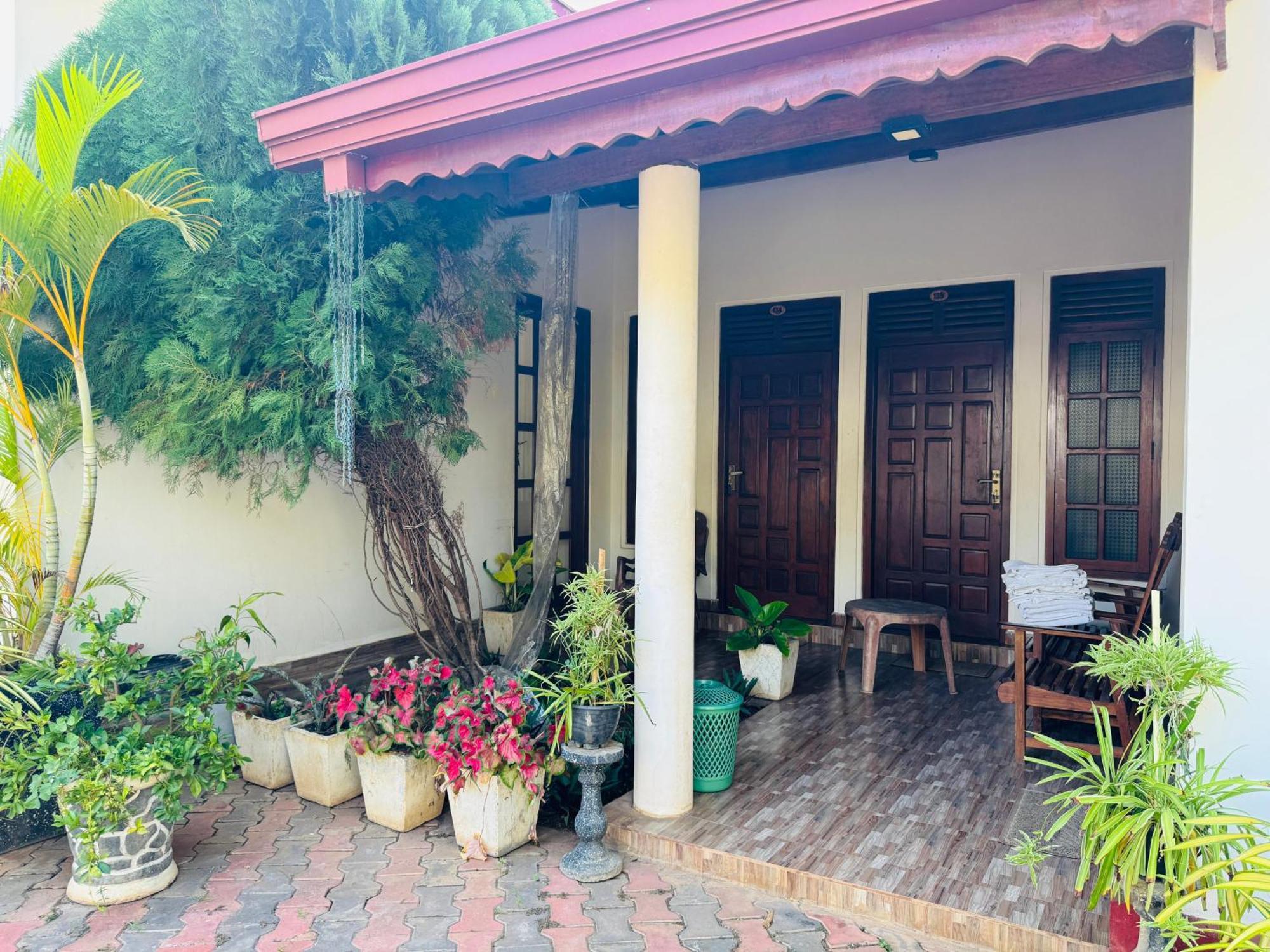 Aa Inn Trincomalee Δωμάτιο φωτογραφία